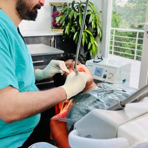 دندانپزشک درمانگاه غدیر | برترین درمانگاه الیگودرز